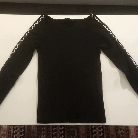 ⚡2/$20⚡Zara Off shoulders knit - Picture 3 of 4